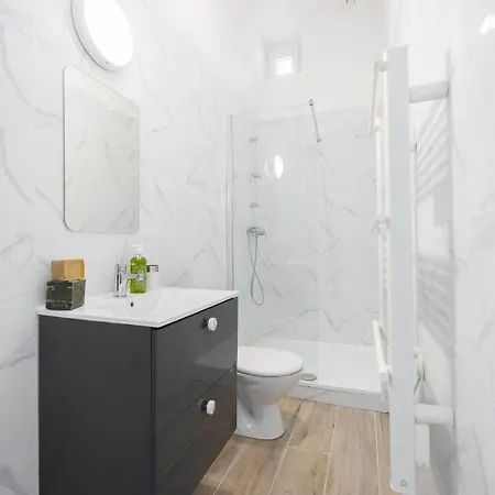 Guest house Le Complexe Concorde - 3 16 Pers Velodrome Terrasse Clim *