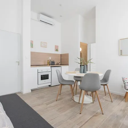 Guest house Le Complexe Concorde - 3 16 Pers Velodrome Terrasse Clim Marseille
